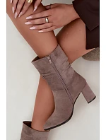 Dámské zateplené kozačky na podpatku s horní částí Taupe model 22368643 - EVENTO Dámské zateplené kozačky na podpatku s horní částí Taupe model 22368643 - EVENTO