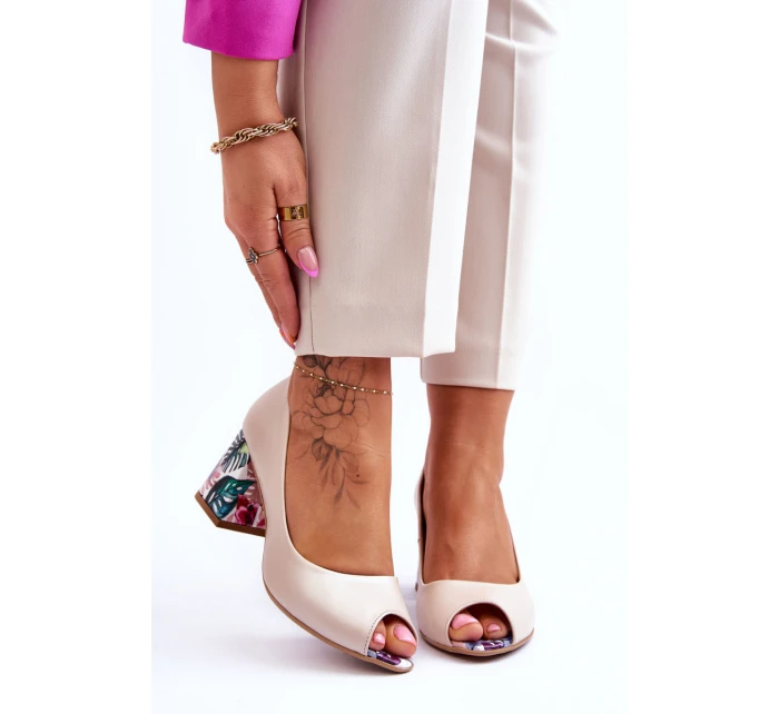 Kožené lodičky s ozdobným podpatkem Boty  béžová model 21615886 - Boto