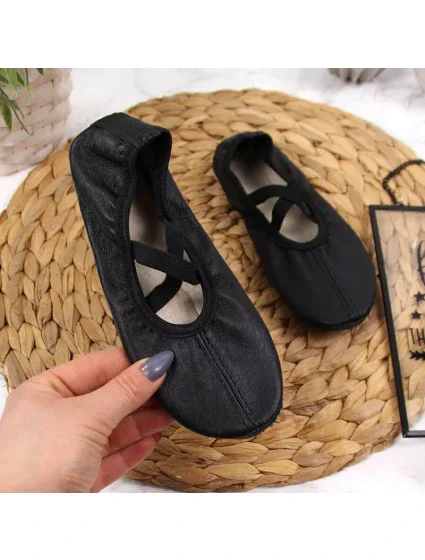 Dívčí kožené baleríny černé model 17296811 - Nazo Dívčí kožené baleríny černé model 17296811 - Nazo