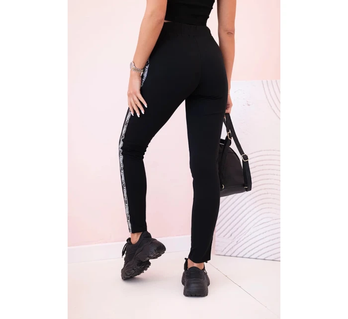 Dámské teplákové kalhoty s model 21154153 a šňůrkou v pase černé - K-Fashion