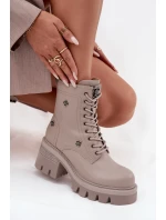 Dámské kožené workery na podpatku s ozdobnými připínáčky Artiker – béžové Dámské kožené workery na podpatku s ozdobnými připínáčky Artiker – béžové