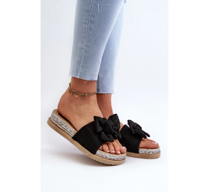 Dámské žabky na platformě s mašlí černé model 21653530 - Boto Dámské žabky na platformě s mašlí černé model 21653530 - Boto