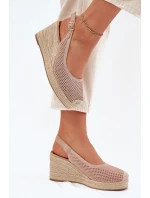 Dámské sandály na klínu s pletením růžové model 21699676 - Boto Dámské sandály na klínu s pletením růžové model 21699676 - Boto