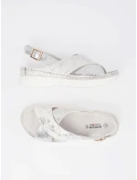 Stylové bílé sandály dámské na plochém podpatku Stylové bílé sandály dámské na plochém podpatku