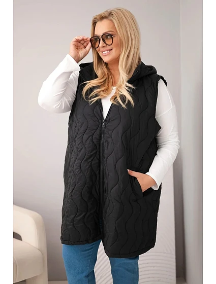 Dámská prošívaná vesta Plus Size s kapucí černá