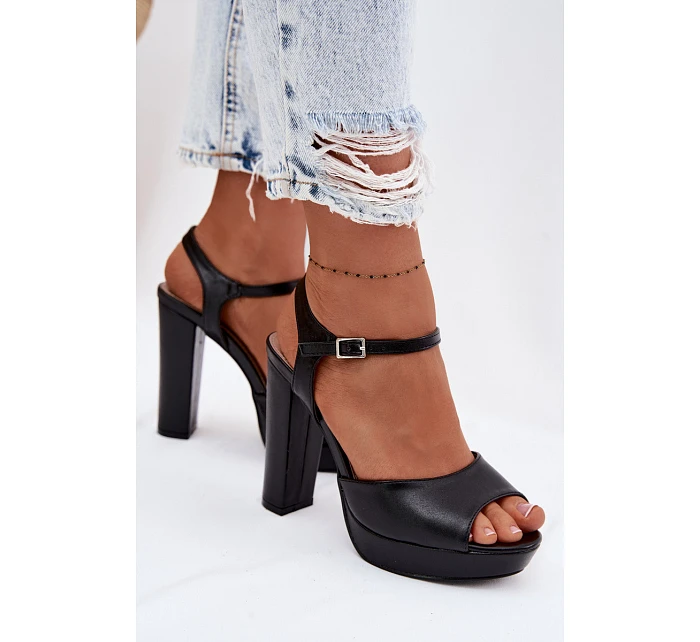Dámské sandály na vysokém podpatku Černé model 22103026 - Boto
