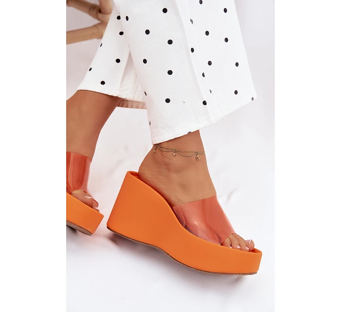 Dámské nazouváky na platformě s průhledným páskem Oranžové Zolretia Dámské nazouváky na platformě s průhledným páskem Oranžové Zolretia