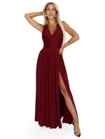 Dlouhé šaty s krajkovým výstřihem a rozparkem na nohou bordó model 21290321 - numoco