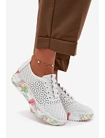 Semišové Ažurové Dámské Polobotky model 22074685 Béžové - VINCEZA Semišové Ažurové Dámské Polobotky model 22074685 Béžové - VINCEZA