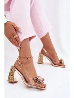 Průhledné sandály na podpatku s krystaly model 22102714 zlaté - VINCEZA Průhledné sandály na podpatku s krystaly model 22102714 zlaté - VINCEZA