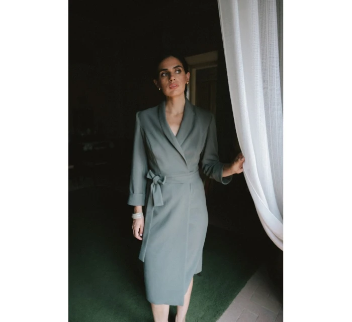 S415 Košilové šaty vázané v pase - khaki barva