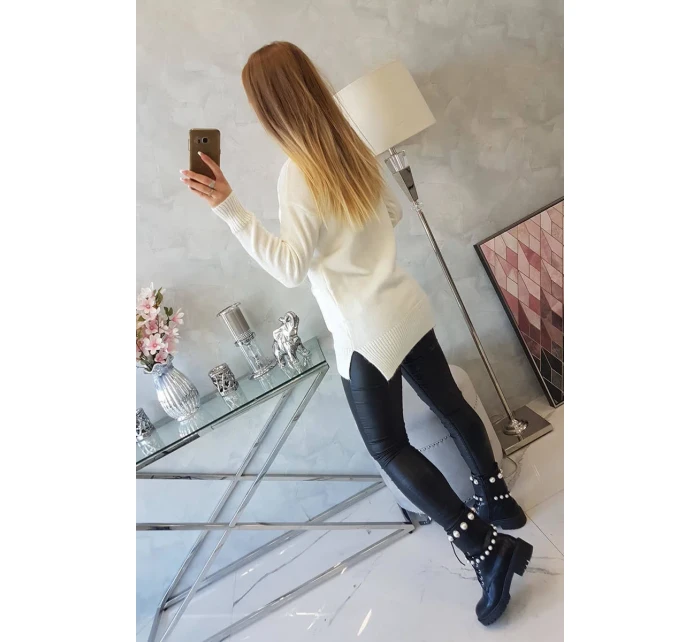 Svetr s límečkem v barvě ecru