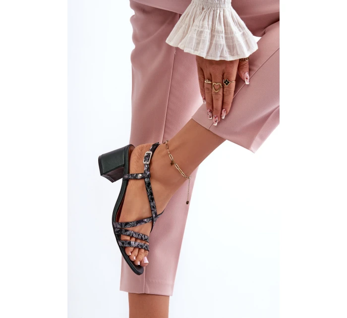 Kožené sandály na nízkém podpatku model 21660069 Tmavě zelené - Maciejka