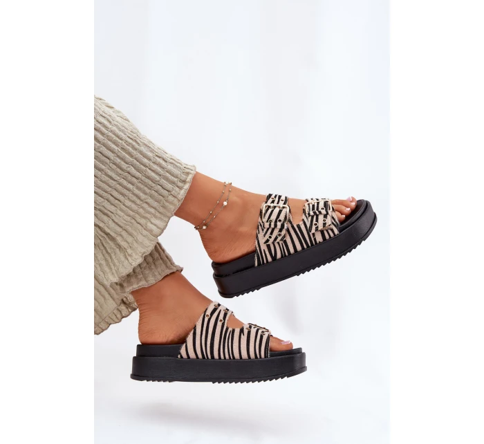Dámské Pantofle S Přezkami Na Platformě Zebra model 21696604 - Boto