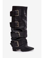 Dámské kozačky na podpatku s vyhrnutou holení a zlatými přezkami Isavelle – černé Dámské kozačky na podpatku s vyhrnutou holení a zlatými přezkami Isavelle – černé