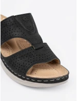 Klasické černé nazouváky dámské na plochém podpatku Klasické černé nazouváky dámské na plochém podpatku