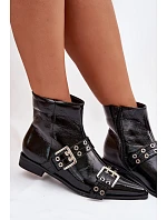 Lakované dámské kotníkové boty na plochém podpatku s pásky a přezkami Černé model 22039906 - Boto