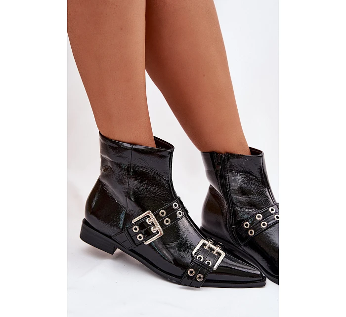 Lakované dámské kotníkové boty na plochém podpatku s pásky a přezkami Černé model 22039906 - Boto