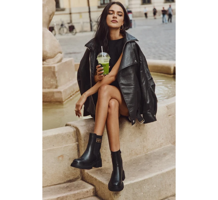 Dámské kotníkové boty se zlatým detailem zateplené černé model 21710118 - Boto