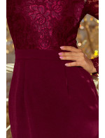 Elegantní tužkové šaty v bordó barvě s krajkou model 6347583 - numoco
