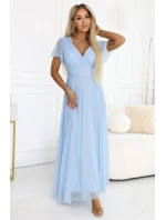 dlouhé třpytivé šaty s výstřihem a krátkými rukávy modré model 22017314 - numoco basic