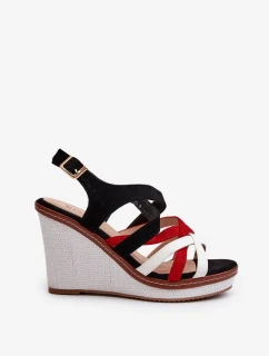 Černé sandály Ellen model 20450434 na klínu - Kesi