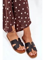 Dámské ploché pantofle s výřezy – černé