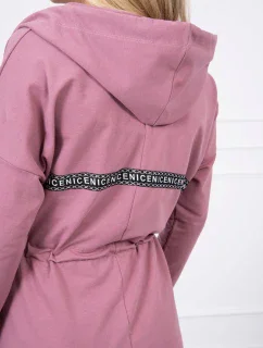 Pláštěnka s delšími zády tmavě růžová