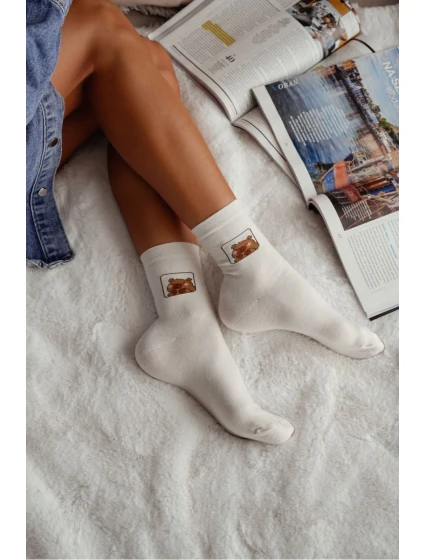 Dámské ponožky s kapibarou – ecru Dámské ponožky s kapibarou – ecru