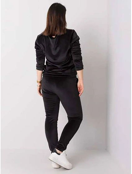 Černá dámská velurová plus size souprava model 19578869 - Factory Price Černá dámská velurová plus size souprava model 19578869 - Factory Price