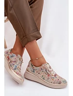 Semišové Ažurové Dámské Polobotky model 22074685 Béžové - VINCEZA Semišové Ažurové Dámské Polobotky model 22074685 Béžové - VINCEZA