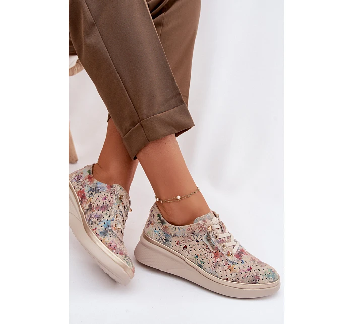 Semišové Ažurové Dámské Polobotky model 22074685 Béžové - VINCEZA Semišové Ažurové Dámské Polobotky model 22074685 Béžové - VINCEZA