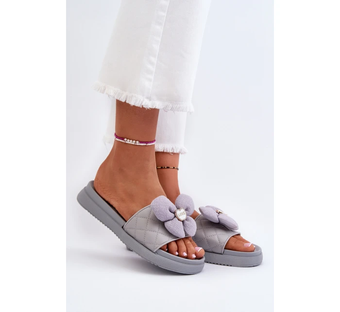 Dámské šedé sandály s ozdobou na nízké platformě Cedrella Dámské šedé sandály s ozdobou na nízké platformě Cedrella