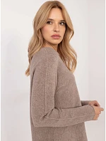 Sweter IT SW model 22404346 ciemny bezowy - FPrice Sweter IT SW model 22404346 ciemny bezowy - FPrice