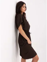 Šaty MI SK A63751.67 tmavě hnědé Šaty MI SK A63751.67 tmavě hnědé