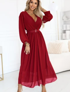 model 21729082 Elegantní plisované maxi šaty s páskem a obálkovým výstřihem vínové - numoco basic