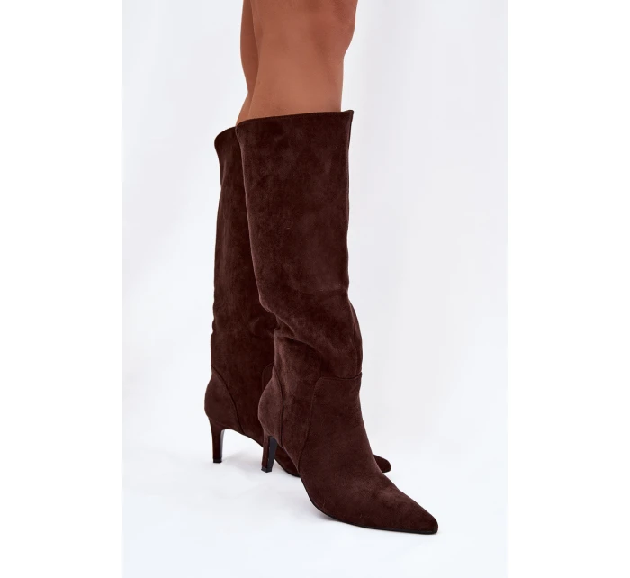 Dámské kozačky na vyhřívané z eko semiše Čokoládové model 21788146 - Boto Dámské kozačky na vyhřívané z eko semiše Čokoládové model 21788146 - Boto