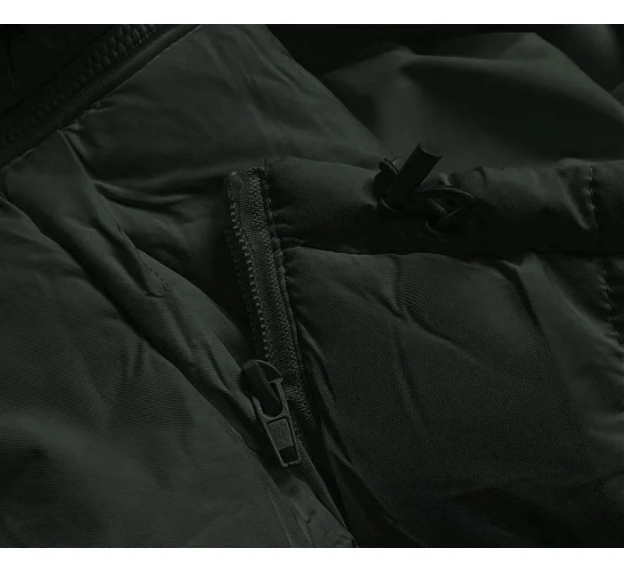 Péřová dámská vesta v army barvě s kapucí (5M720-136) Péřová dámská vesta v army barvě s kapucí (5M720-136)