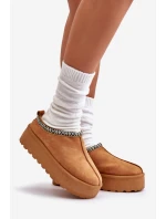 Dámské pantofle na platformě s výšivkou model 21673352 - Boto