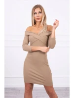 Přiléhavé šaty s výstřihem do V camel Přiléhavé šaty s výstřihem do V camel