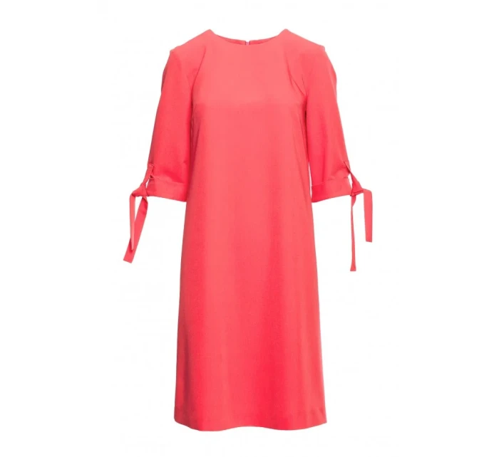 S393 Šaty áčkového střihu s vázacími rukávy - korálová barva S393 Šaty áčkového střihu s vázacími rukávy - korálová barva