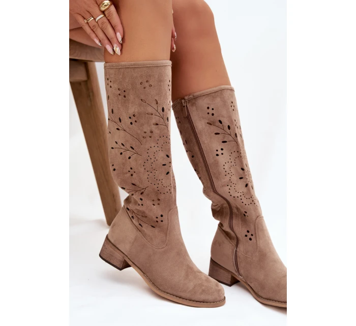 Dámské kozačky na podpatku – béžové model 21837085 - Kesi