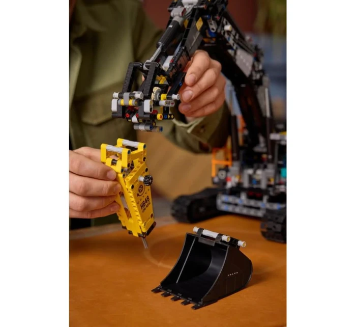 LEGO Technic 42215 Volvo EC500 Hybridní rypadlo