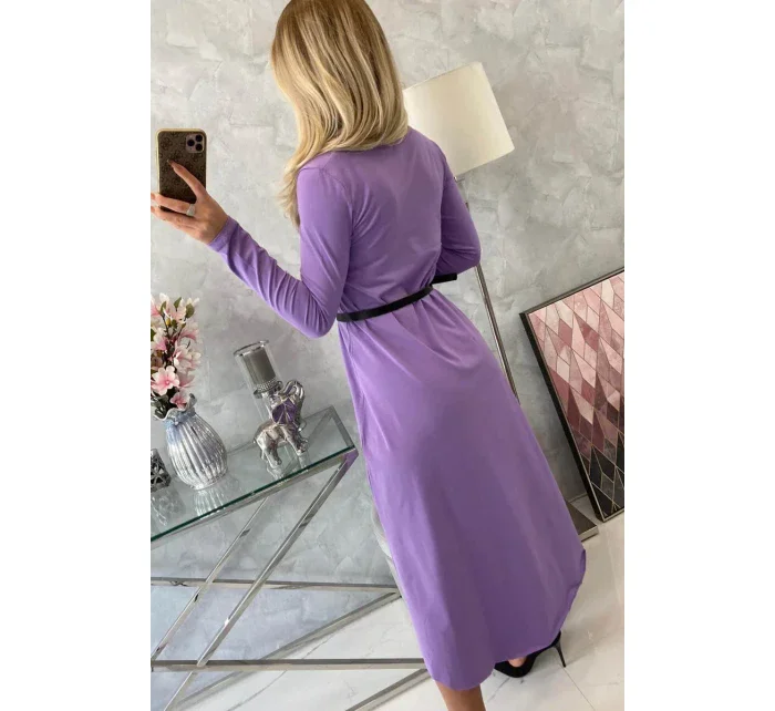 Šaty s ozdobným páskem a nápisem purple