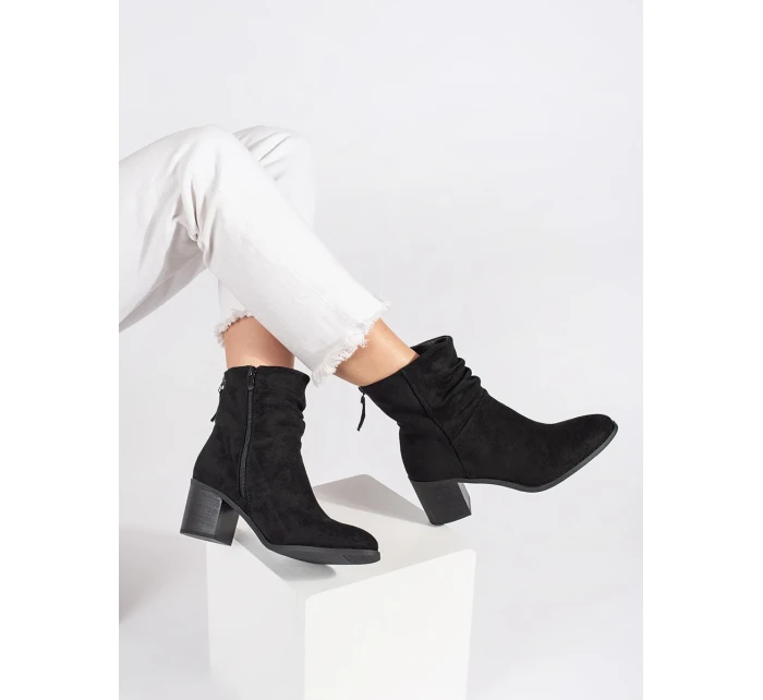 Luxusní dámské kotníčkové boty černé na širokém podpatku Luxusní dámské kotníčkové boty černé na širokém podpatku