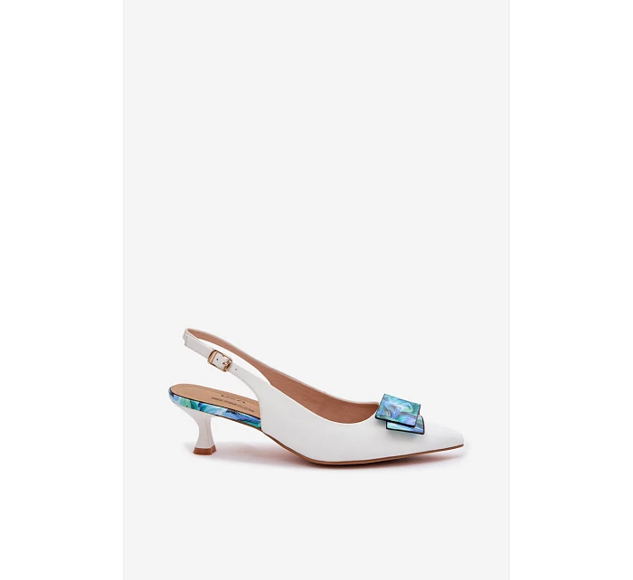Kožené dámské lodičky na podpatku s ozdobou model 22100350 Bílé - D&A