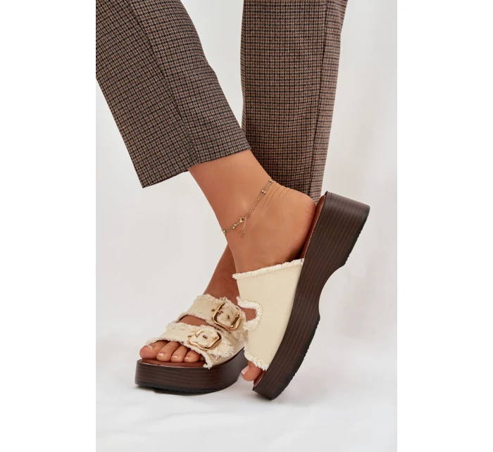 Dámské pantofle na platformě se zlatými sponami světle béžové Renelisse