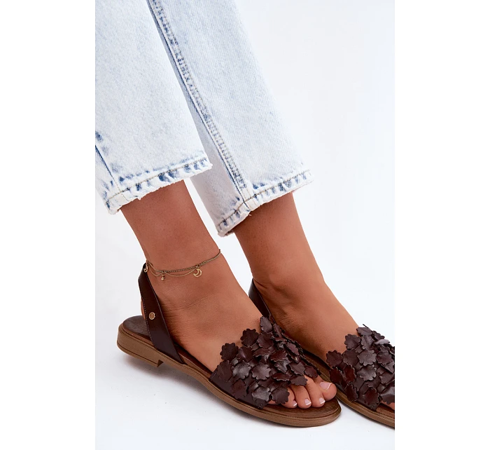Kožené sandály na nízkém podpatku model 22122932 Čokoládové - Zazoo