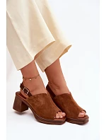 Kožené semišové sandály na podpatku Vinceza 39995 Camel