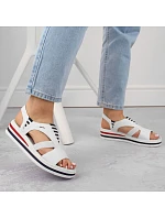 Sandály na platformě Rieker W V02Y5 white Sandály na platformě Rieker W V02Y5 white